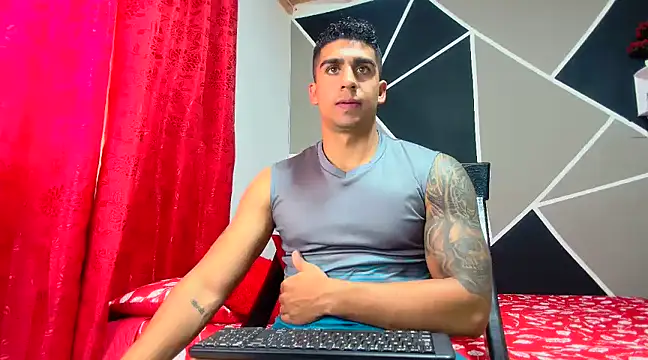 Snapshot of astrom_greyy chatting on March 3, 7:39 pm astrom greyy online show from March 3, 7:39 pm