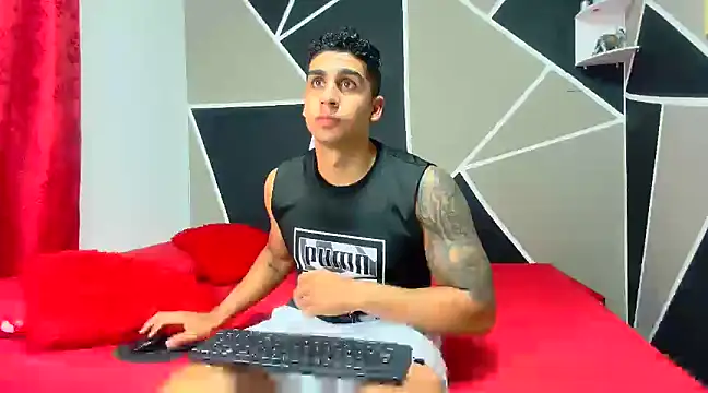 Snapshot of astrom_greyy chatting on March 18, 9:53 pm astrom greyy online show from March 18, 9:53 pm