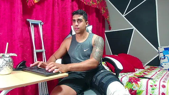 astrom greyy online show from November 25, 10:32 pm