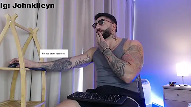 Snapshot of jonhklleyn chatting on May 13, 6:49 pm jonhklleyn online show from May 13, 6:49 pm