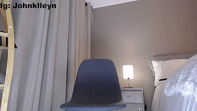Snapshot of jonhklleyn chatting on June 4, 8:37 pm jonhklleyn online show from June 4, 8:37 pm