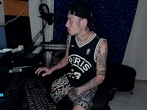 patrik tattoo  online show from December 6, 11:47 pm