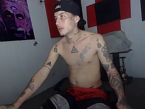 Snapshot of patrik_tattoo_ chatting on June 8, 5:52 am patrik tattoo online show from June 8, 5:52 am