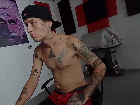 Snapshot of patrik_tattoo_ chatting on June 16, 8:44 pm patrik tattoo online show from June 16, 8:44 pm
