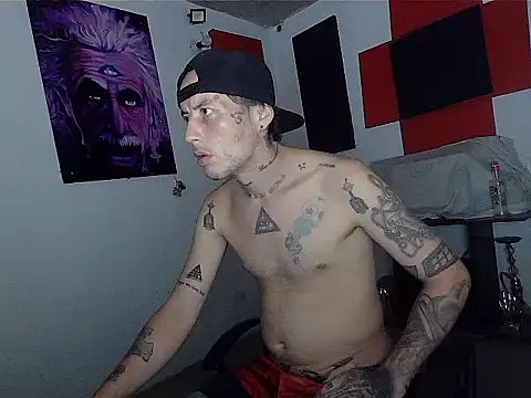 Snapshot of patrik_tattoo_ chatting on June 22, 5:04 am patrik tattoo online show from June 22, 5:04 am