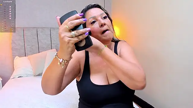 Snapshot of tutu_milf chatting on January 27, 7:03 pm tutu milf online show from January 27, 7:03 pm