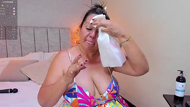Snapshot of tutu_milf chatting on February 21, 7:10 pm tutu milf online show from February 21, 7:10 pm