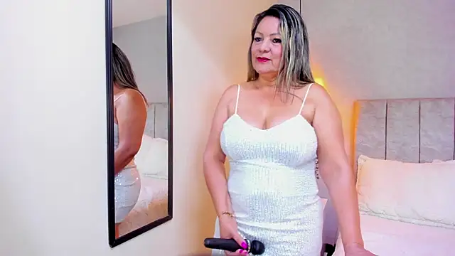 Snapshot of tutu_milf chatting on October 11, 7:23 pm tutu milf online show from October 11, 7:23 pm