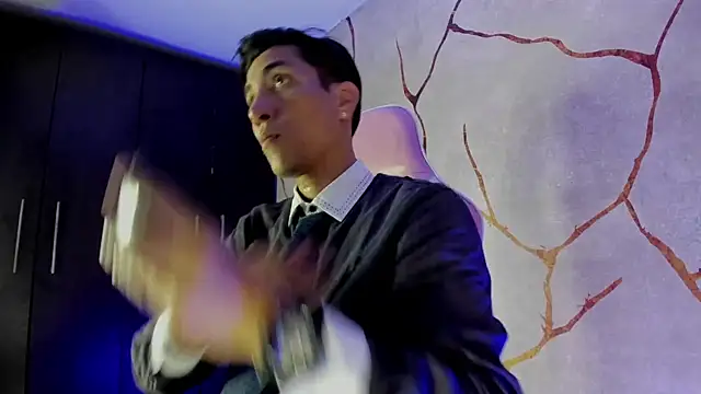 EdwardVlad online show from December 3, 7:11 pm