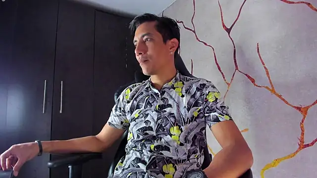 EdwardVlad online show from December 18, 7:19 pm