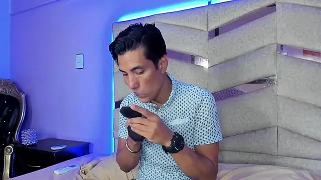 EdwardVlad online show from December 28, 7:43 pm