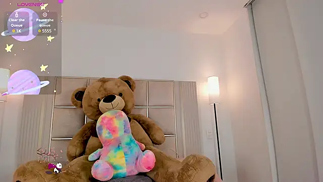 Snapshot of saraamiller_ chatting on March 10, 4:07 am saraamiller online show from March 10, 4:07 am