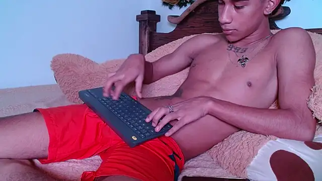 Snapshot of hares_mds chatting on December 21, 8:21 pm hares mds online show from December 21, 8:21 pm