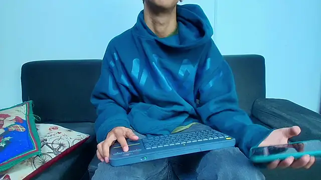 Snapshot of hares_mds chatting on November 28, 2:31 pm hares mds online show from November 28, 2:31 pm