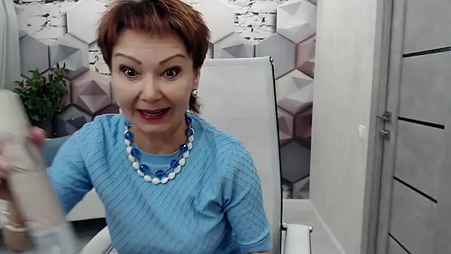 Cutie Asya online show from August 6, 4:25 am