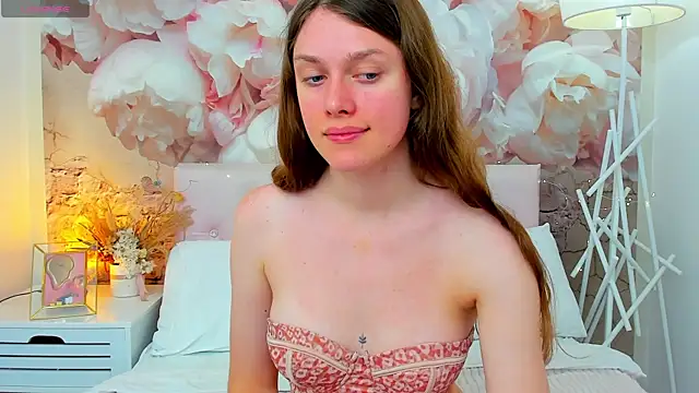 Snapshot of JaneBrowni chatting on July 12, 12:18 pm JaneBrowni online show from July 12, 12:18 pm