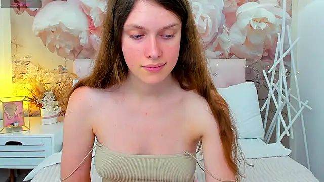 Snapshot of JaneBrowni chatting on July 26, 12:23 pm JaneBrowni online show from July 26, 12:23 pm