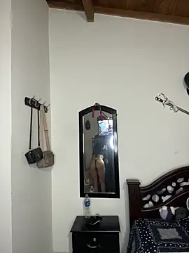 emilie xx  online show from March 13, 6:03 pm