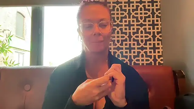 MelodyRoseUk online show from November 5, 11:32 am