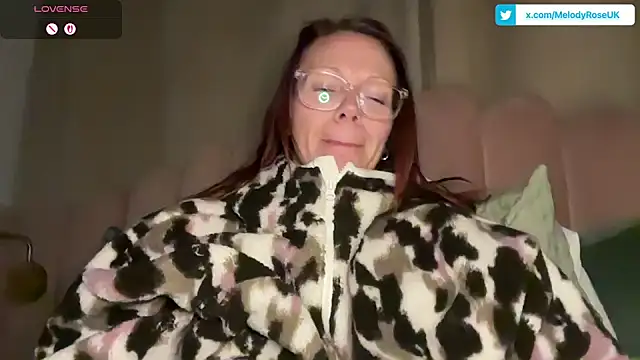 Snapshot of MelodyRoseUk chatting on January 7, 10:34 pm MelodyRoseUk online show from January 7, 10:34 pm