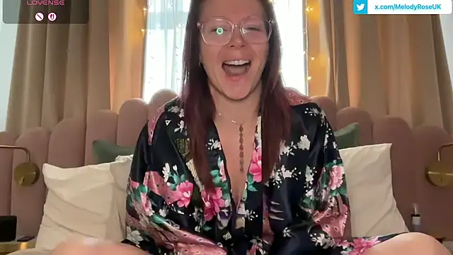 Snapshot of MelodyRoseUk chatting on February 9, 12:31 pm MelodyRoseUk online show from February 9, 12:31 pm