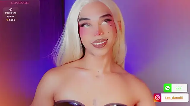 DanniLee  online show from February 15, 8:27 pm