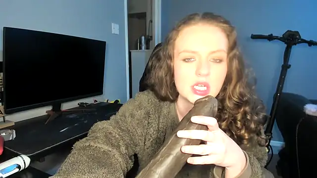 Snapshot of ENGLISHEMILY_69 chatting on February 20, 5:07 pm ENGLISHEMILY 69 online show from February 20, 5:07 pm