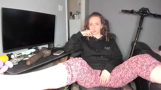 Snapshot of ENGLISHEMILY_69 chatting on February 25, 11:33 pm ENGLISHEMILY 69 online show from February 25, 11:33 pm