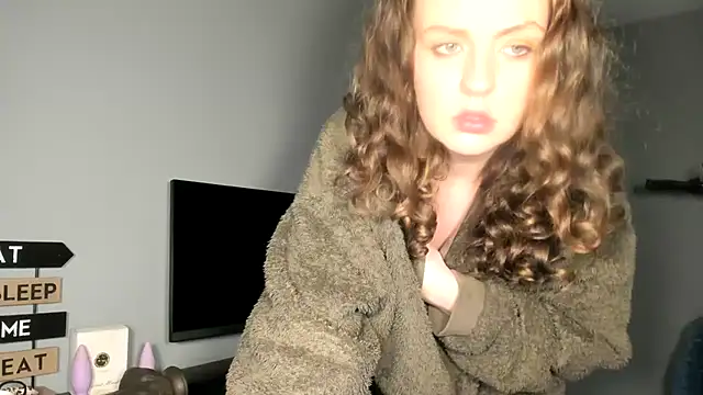 Snapshot of ENGLISHEMILY_69 chatting on March 5, 8:00 pm ENGLISHEMILY 69 online show from March 5, 8:00 pm