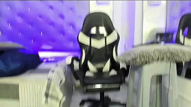 JuanDiegoKing online show from February 21, 1:55 pm