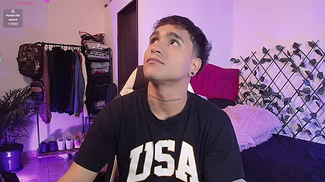 Snapshot of christianwang chatting on June 13, 9:57 pm christianwang online show from June 13, 9:57 pm