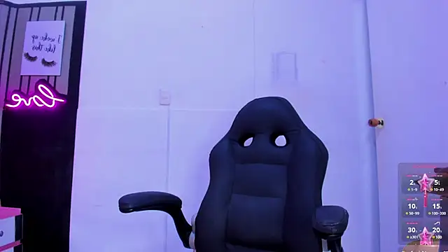 Snapshot of Brithanyslim chatting on December 27, 11:10 pm Brithanyslim online show from December 27, 11:10 pm