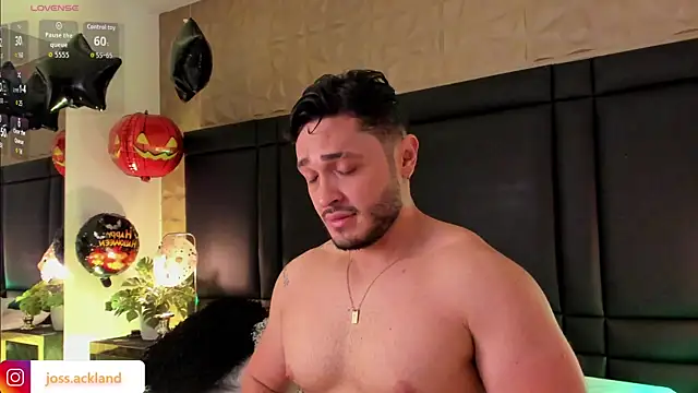 Snapshot of JossAckland chatting on October 23, 8:07 pm JossAckland online show from October 23, 8:07 pm