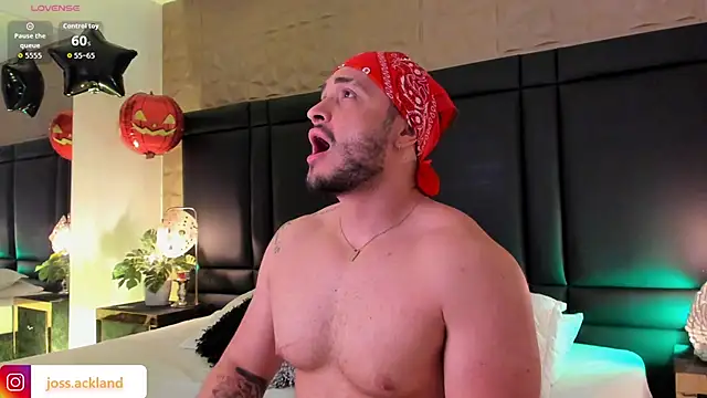 Snapshot of JossAckland chatting on October 30, 7:58 pm JossAckland online show from October 30, 7:58 pm