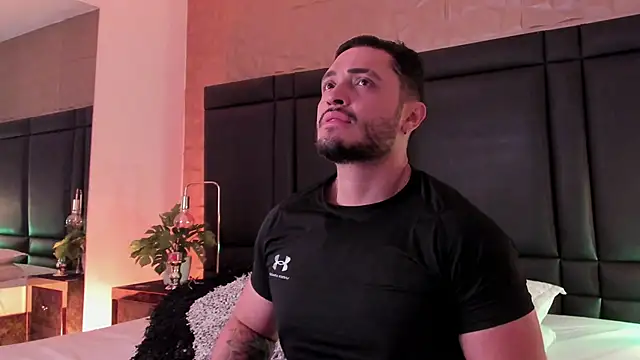 Snapshot of JossAckland chatting on November 1, 8:11 pm JossAckland online show from November 1, 8:11 pm