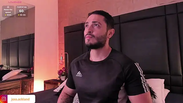 Snapshot of JossAckland chatting on November 16, 8:03 pm JossAckland online show from November 16, 8:03 pm