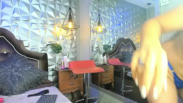 Snapshot of SusanSlim chatting on November 28, 4:09 pm SusanSlim online show from November 28, 4:09 pm