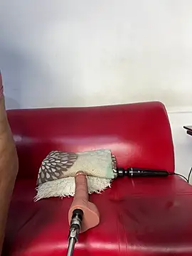 chiquimaturesexy online show from August 4, 9:28 pm