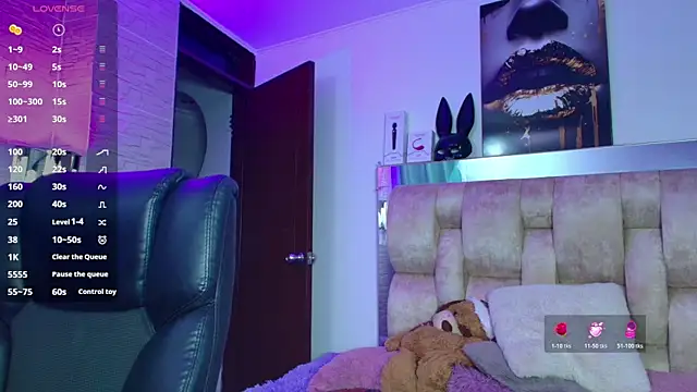 dakota Robbins  online show from December 16, 8:36 pm