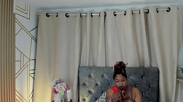 Snapshot of justnala_ chatting on May 21, 3:24 am justnala online show from May 21, 3:24 am