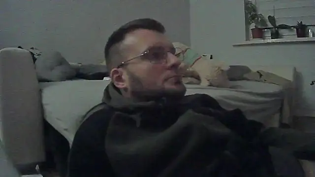 Snapshot of Datecwariatec chatting on December 31, 12:11 am Datecwariatec online show from December 31, 12:11 am