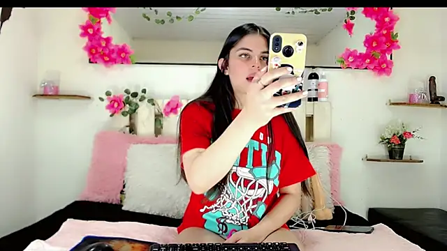 Snapshot of Madisson_Ivanova chatting on December 28, 5:44 am Madisson Ivanova online show from December 28, 5:44 am