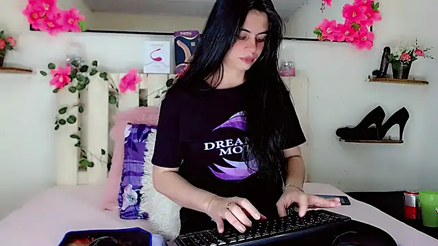 Snapshot of Madisson_Ivanova chatting on January 10, 8:40 am Madisson Ivanova online show from January 10, 8:40 am