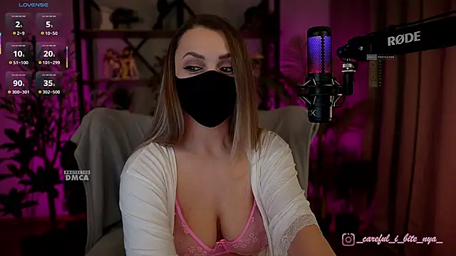 Snapshot of careful_i_bite_nya chatting on January 31, 7:11 pm careful i bite nya online show from January 31, 7:11 pm