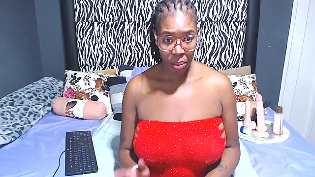 Snapshot of KinkyTall85 chatting on March 3, 7:17 pm KinkyTall85 online show from March 3, 7:17 pm