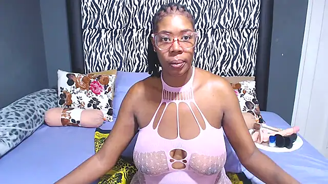 Snapshot of KinkyTall85 chatting on March 7, 5:08 am KinkyTall85 online show from March 7, 5:08 am