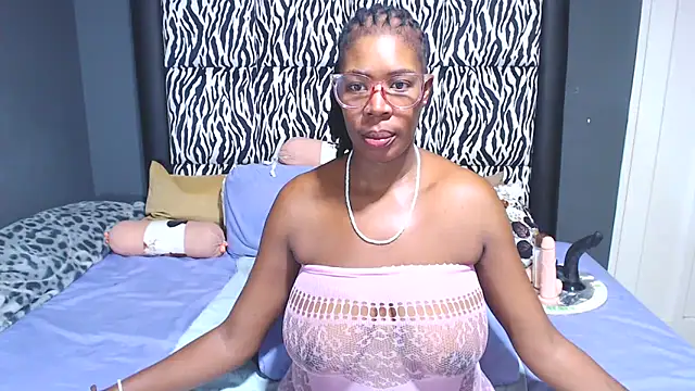 Snapshot of KinkyTall85 chatting on March 7, 3:39 pm KinkyTall85 online show from March 7, 3:39 pm