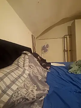 Snapshot of perla97 chatting on December 2, 12:41 am perla97 online show from December 2, 12:41 am