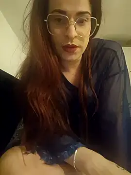 Snapshot of perla97 chatting on December 6, 2:38 pm perla97 online show from December 6, 2:38 pm