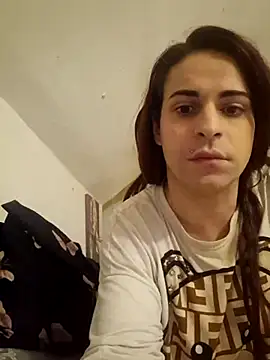 Snapshot of perla97 chatting on December 7, 5:09 pm perla97 online show from December 7, 5:09 pm